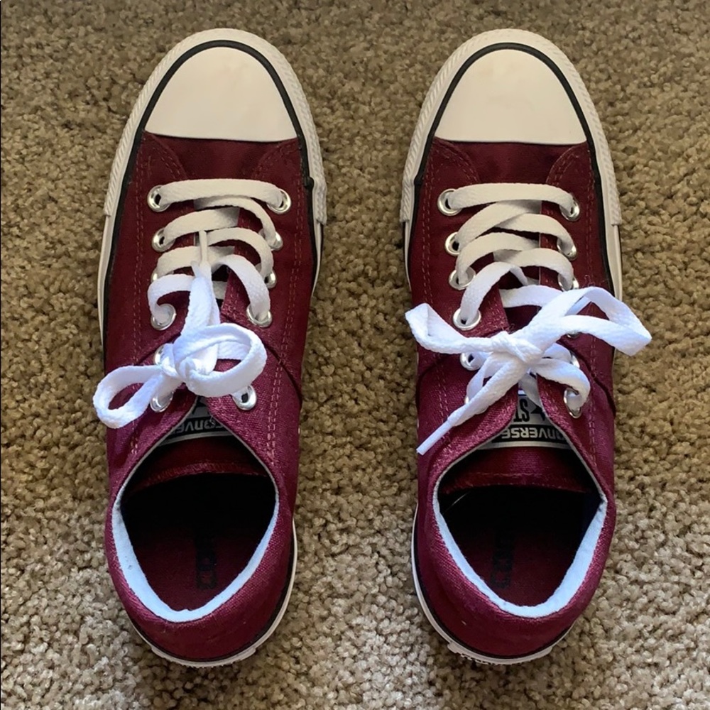 Burgundy CONVERSE worn once